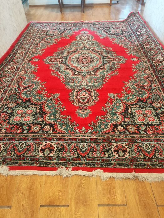 Ковры шерстяные.Срочно, торг уместен