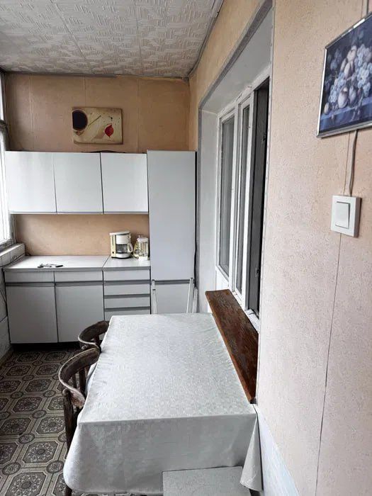 Квартира на Гунча-метро Тинчлик 3/4/4 общ пл 72м /77 серия