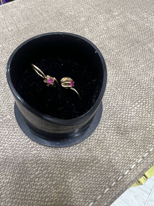 Продам детские золотые серьги