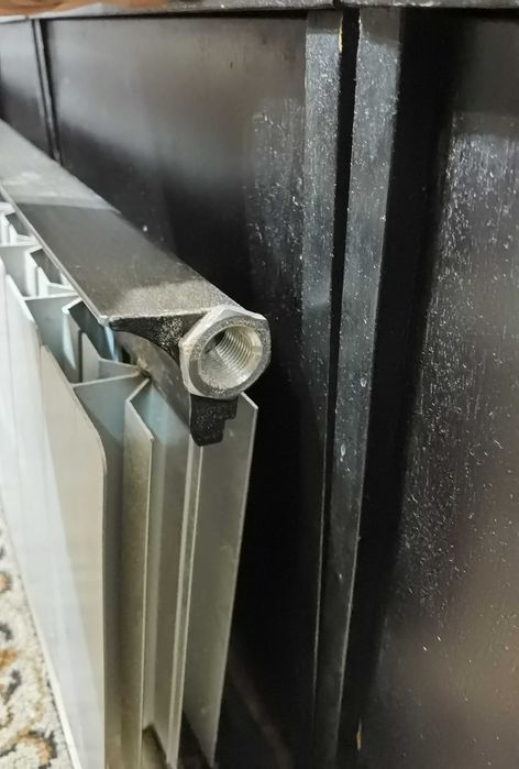 Алуминиев радиатор с 22 лидера. Никога не е бил монтиран!