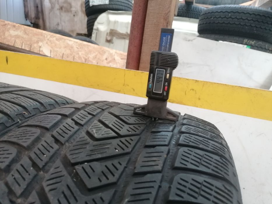 265/40/21  iarna  2*PIRELLI Ms 105v  dot 4420. 4,47mm