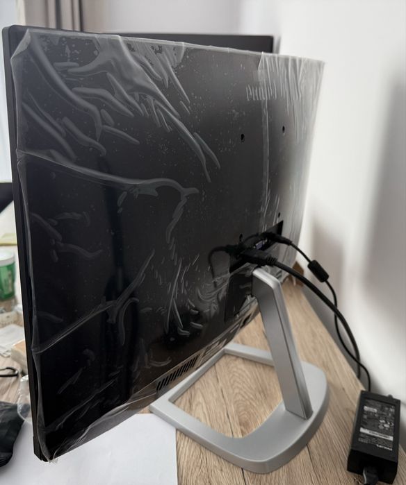 Monitor Philips Curbat 23.6”