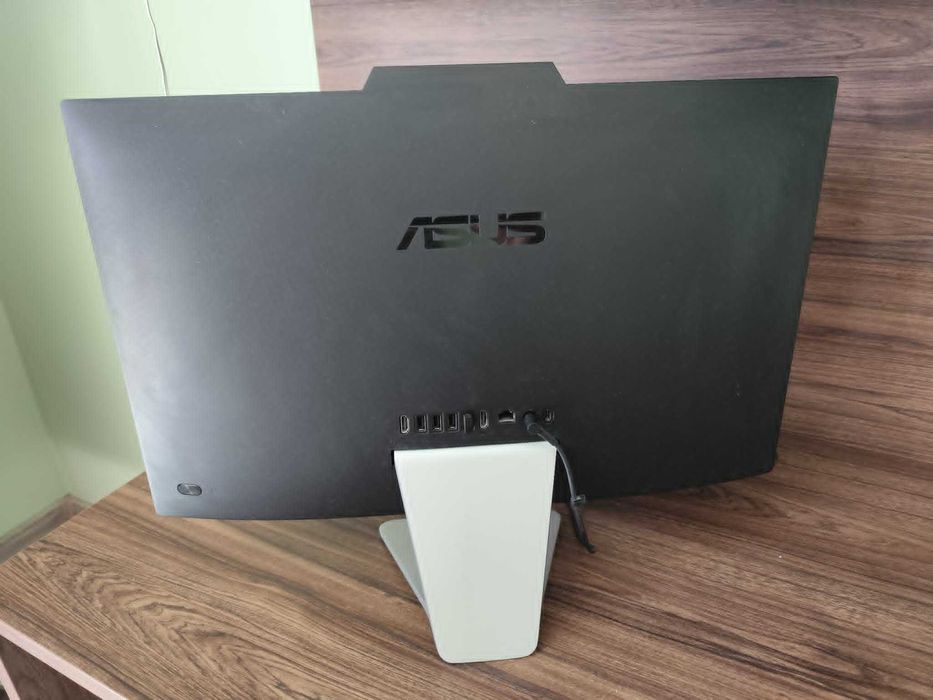 Компютър ASUS "all in one" 12th Gen Intel i5-1235U x64 1.30GHz, RAM 8GB, SSD 512GB, Graphics 128MB