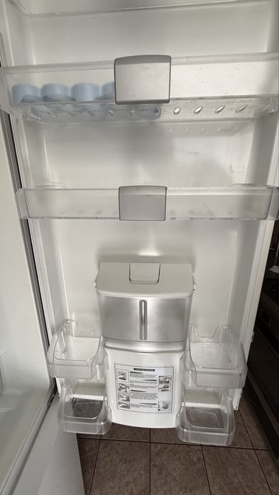 Frigider Beko defect
