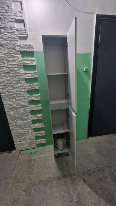 Шкаф пенал в отличном состоянии