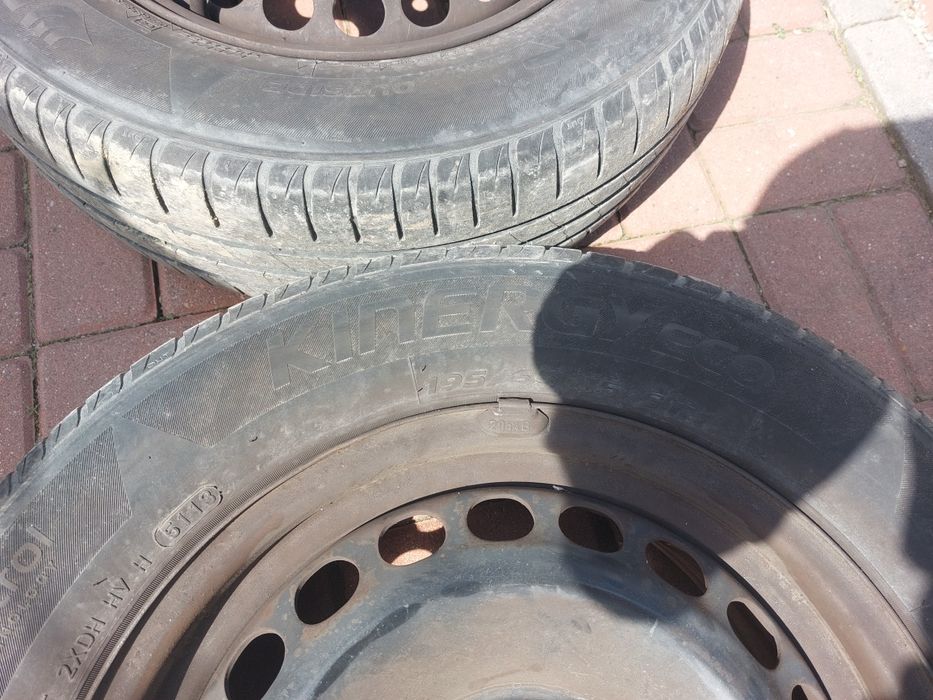 Se vind set anv si genti 195x65x15.au fost pe un vw passat.