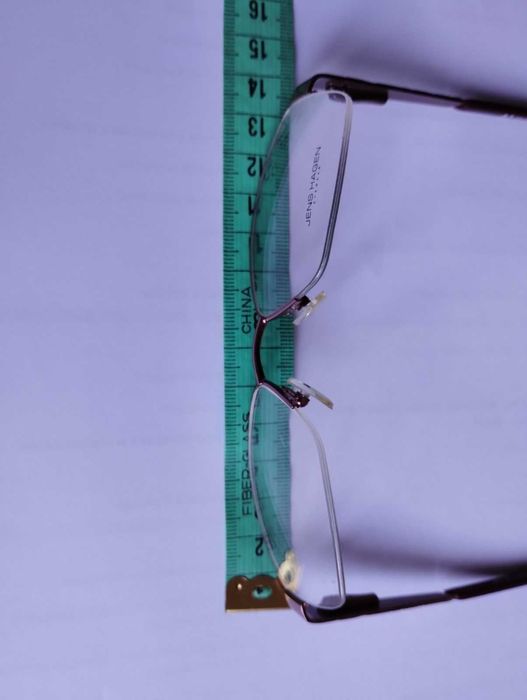 Дипотрични рамки за очила с корда и шарнир. 60 лв.