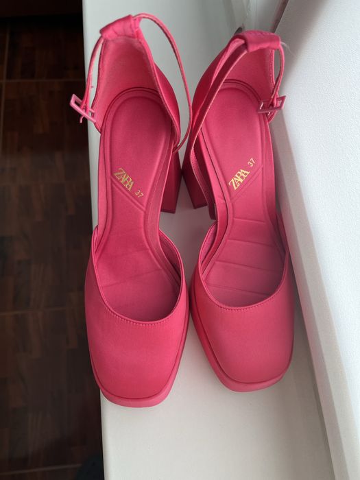 Pantofi cu toc si platforma zara