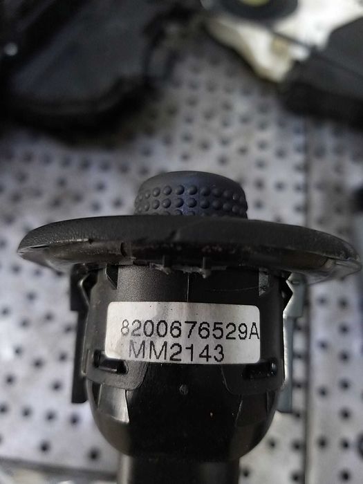 Bloc butoane geamuri oglinzi renault clio 4 8200676529a