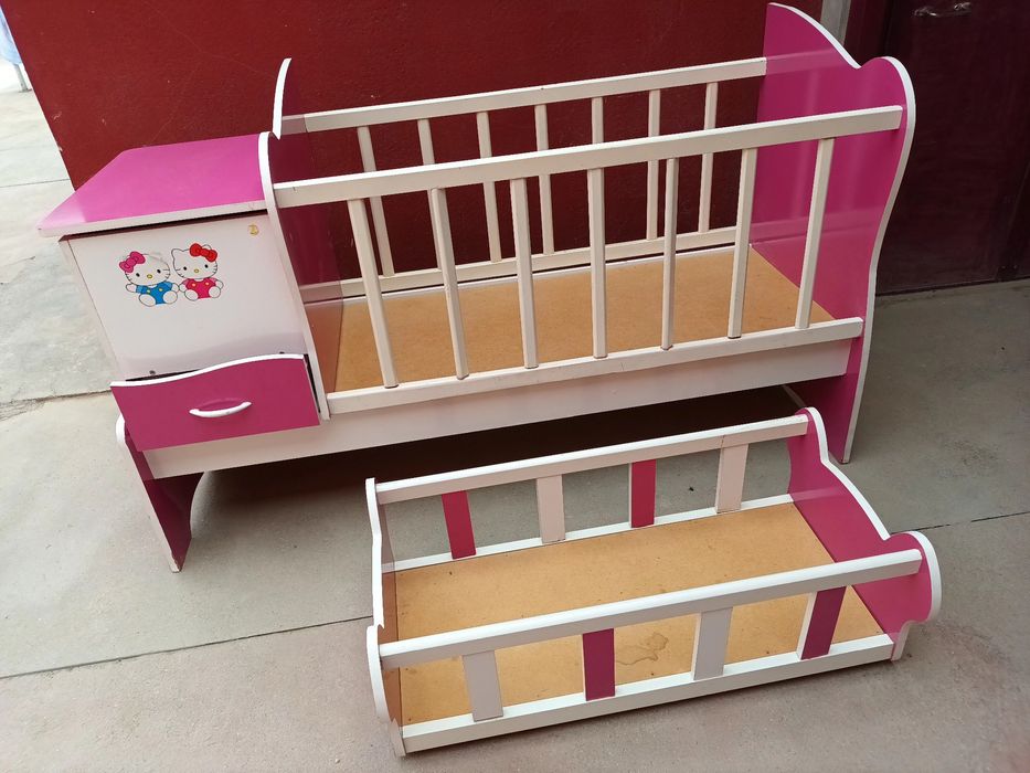 Детский кровать сотилади...