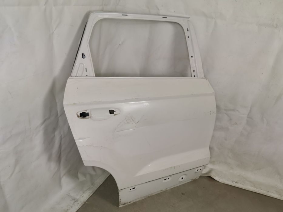 Шкода Карок / Skoda Karoq Оригинална задна дясна врата