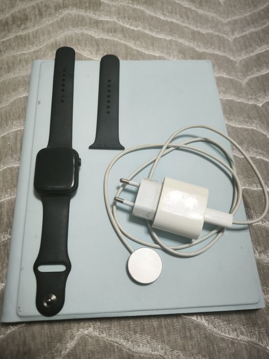 Продам часы Apple watch 7, 45 мм