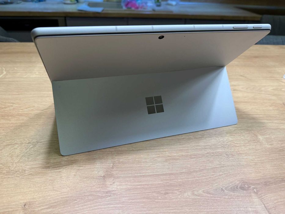 Microsoft Surface Pro 9 with 5G