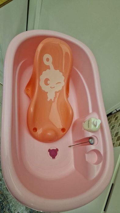 комплект вана със стойка и аксесоари