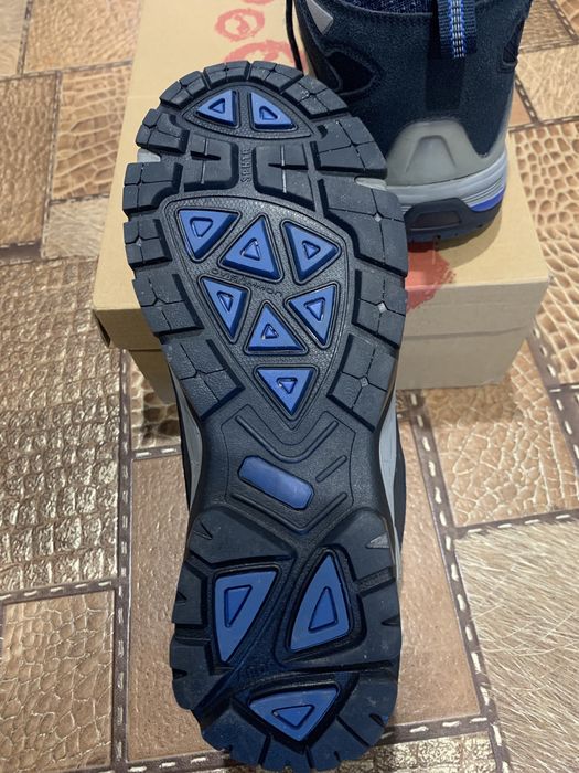 Кроссовки зимние