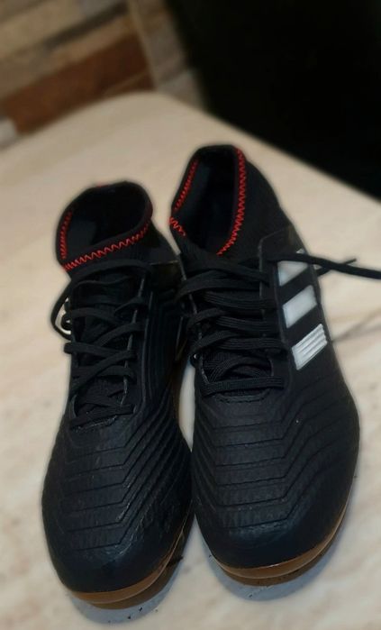 Ghete fotbal Adidas Predator 18.3 FG 39 1/3