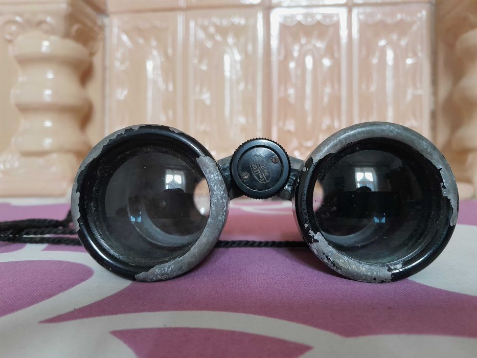 Binoclu vechi, Leger - Paris