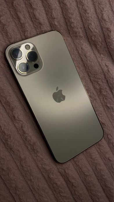 Айфон 12промакс.