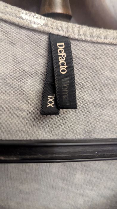 Продам 2 шикарные кофточки+ батник