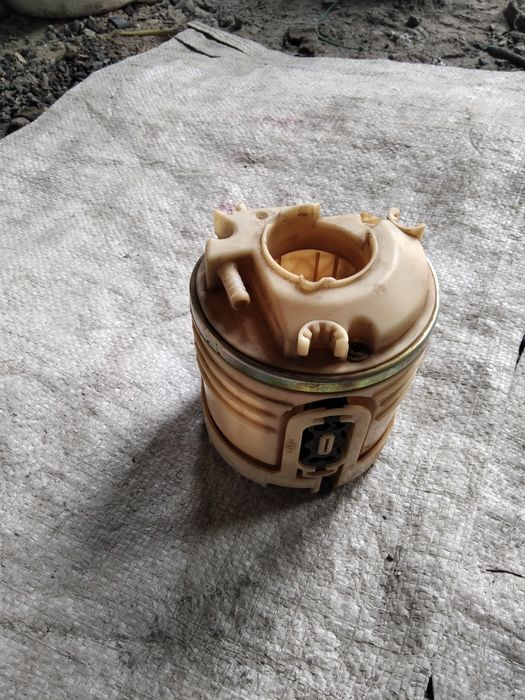 Колба бензонасоса гольф 3 продам