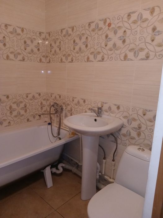 Продам 1 квартиру центр города.