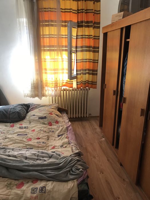 Chirie camera apartament