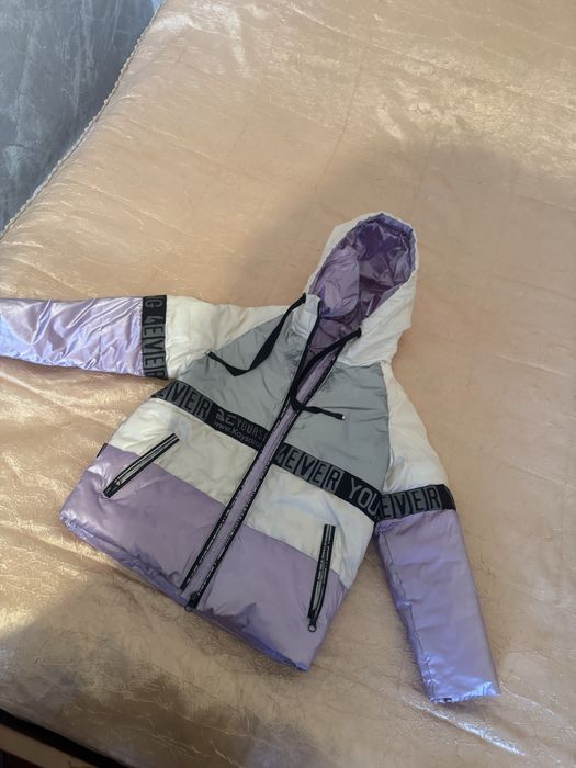 Продам куртку для девочки демисезон