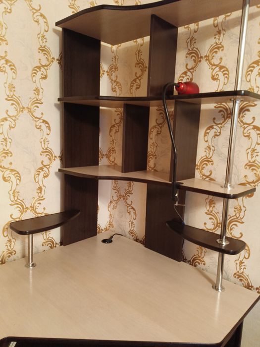 Продам компьютерный стол!!!