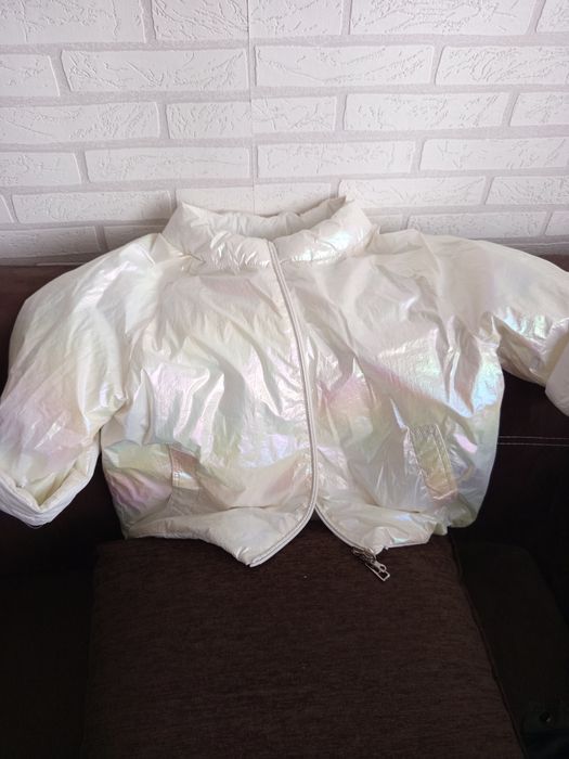 Дамско бяло късо яке  с две лица.