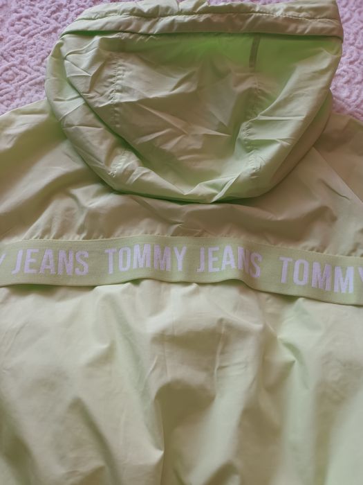 Дамско яке ветровка  Tommy jeans