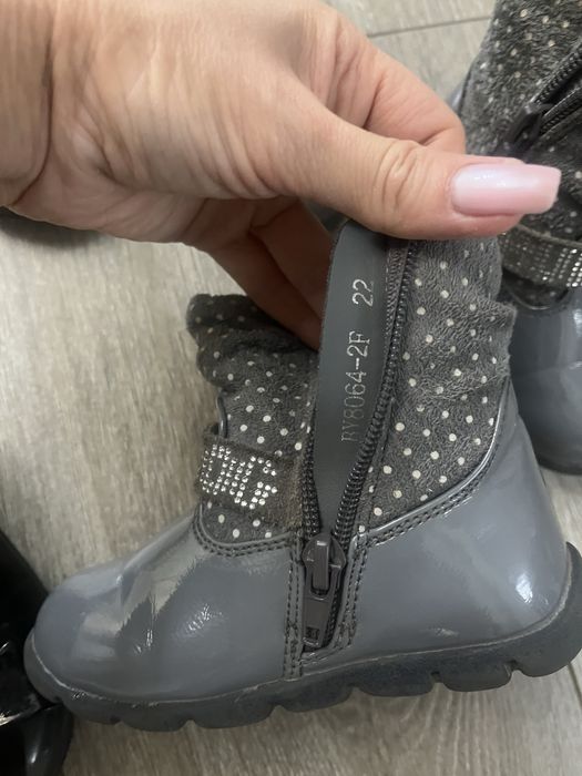 Продам детские ботиночки