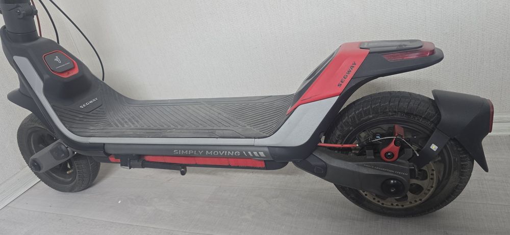 Электросамокат Segway p100su