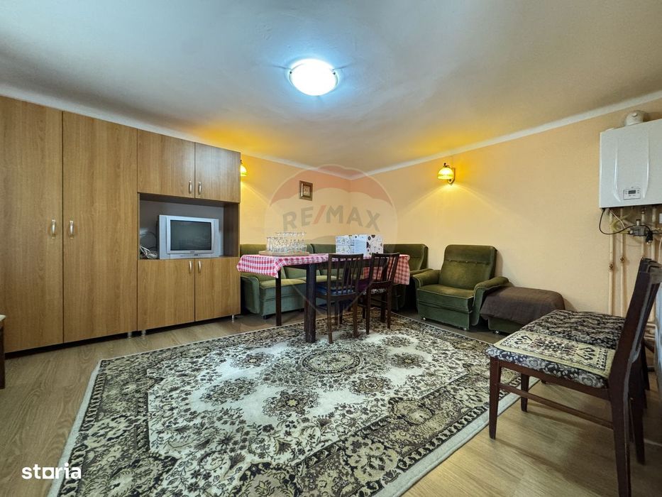 Casă de vânzare în satul Dârlos – teren 1.026 mp