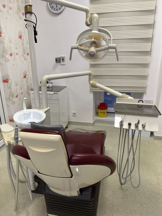Vând unit dentar Sirona C 8