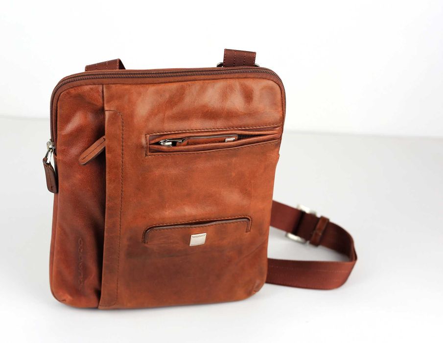 Нова разкошна мъжка кожена чанта на италианската марка Piquadro.