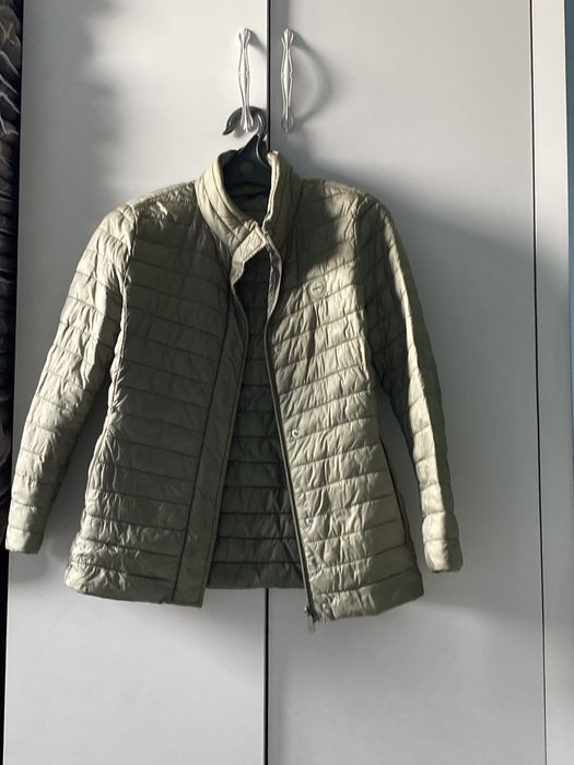 Қыздар киімдер сатылады