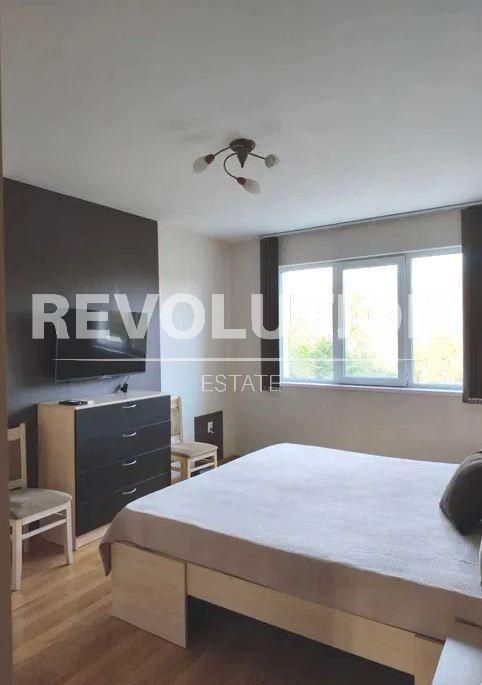 Тристаен апартамент в района на Конфуто!