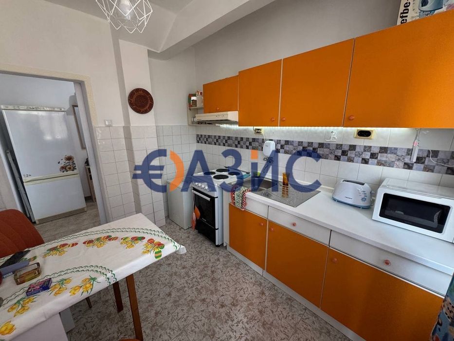 Продава се Тристаен апартамент в Бургас, Център - 50 кв.м за 2900 €/кв.м - Снимка #8