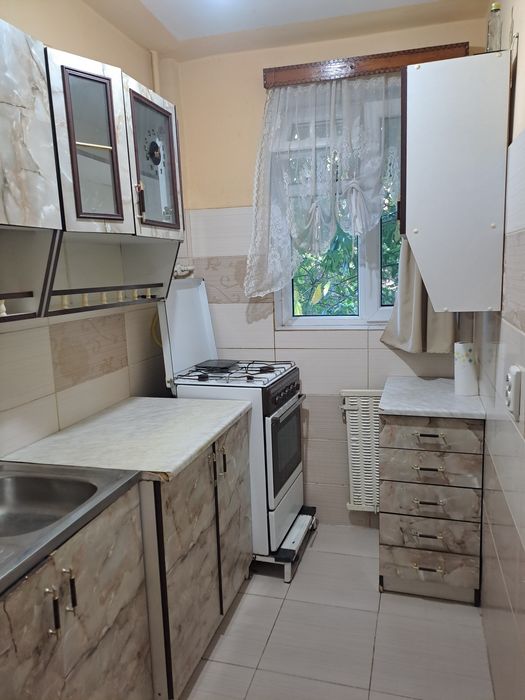 Închiriez apartament cu o camera
