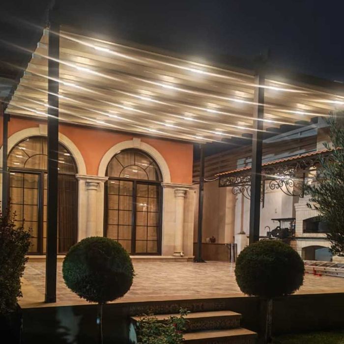 Pergola. Tentli Pergola. Kofe restoran va uylar uchun.