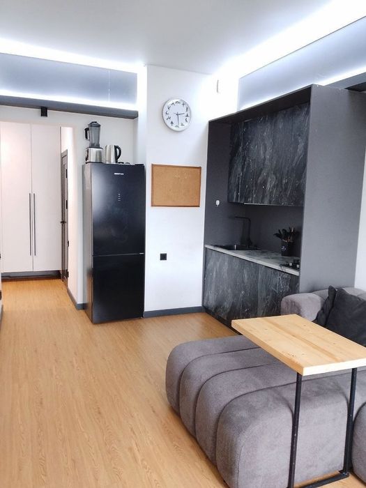 Продаётся квартира в р-не Яшнабад, ор-р Дубовая, 3/8/9(студия)