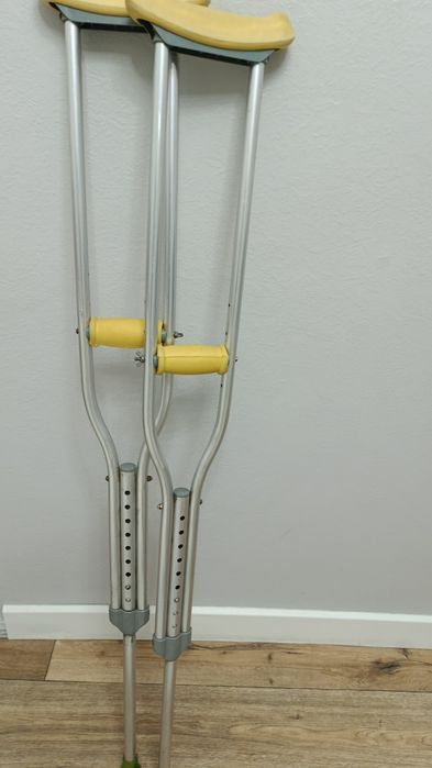 Костыли подмышечные б/у