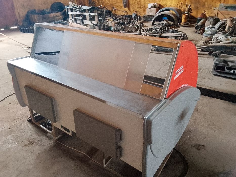 Продам витрину морозильник