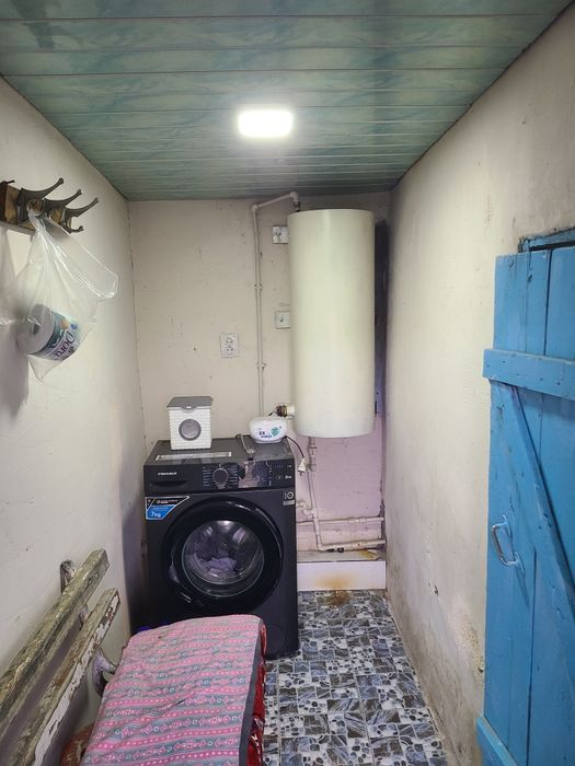 Срочно азадбашда ховли уй сотилади.