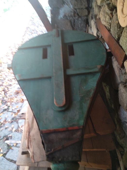 Продавам много стара ковашка духалка за оджак перфектна и до днес