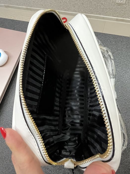 Чантa и портмоне на Victoria's Secret