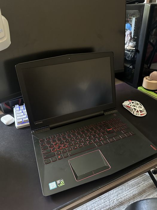 Ноутбук Lenovo legion y520 игровой