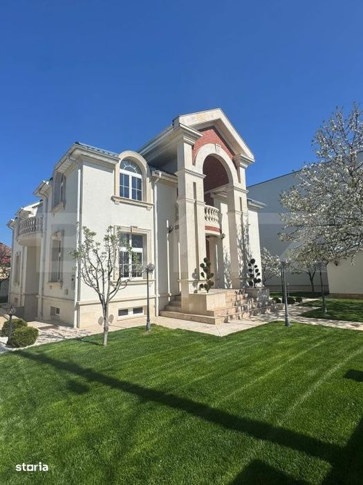 Vila, 6 camere, 520 mp, zona Titulescu