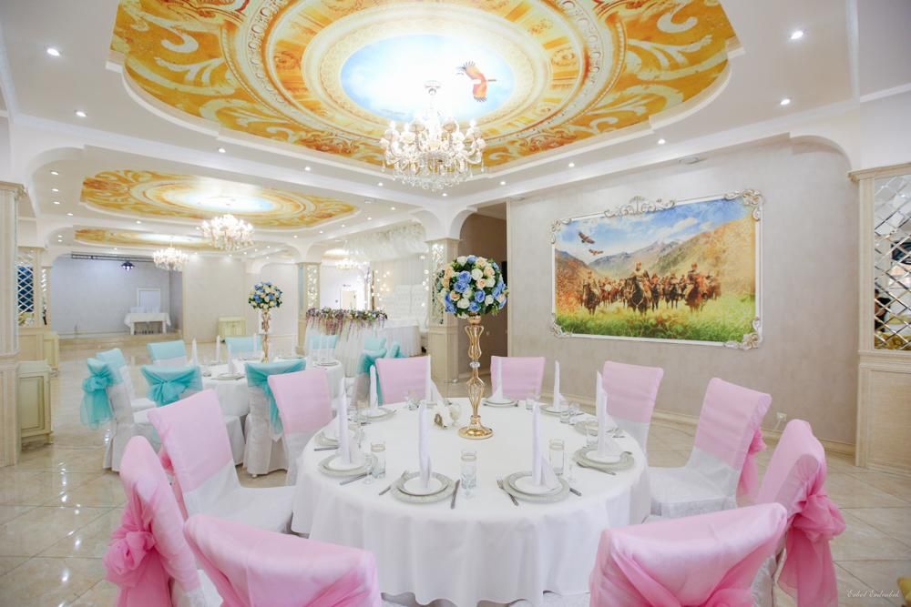 Продаю срочно банты для стульев