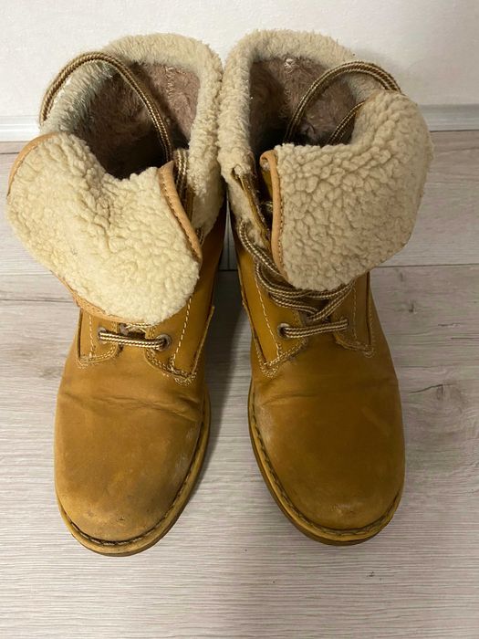 Ghete din piele intoarsa